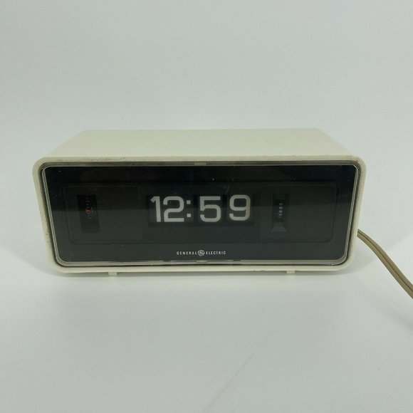 Vintage GE General Electric Model 8125A White Flip - Picture 1 of 10